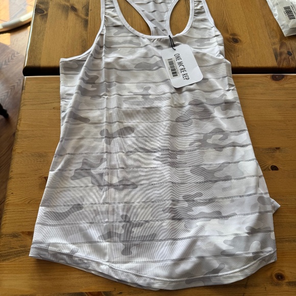 Zyia White Camo Havana Tank Size M New with Tags - Picture 1 of 4